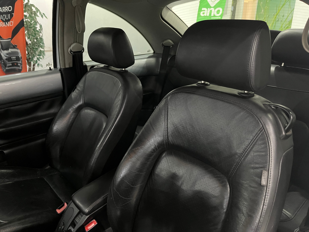 Volkswagen New Beetle Prata