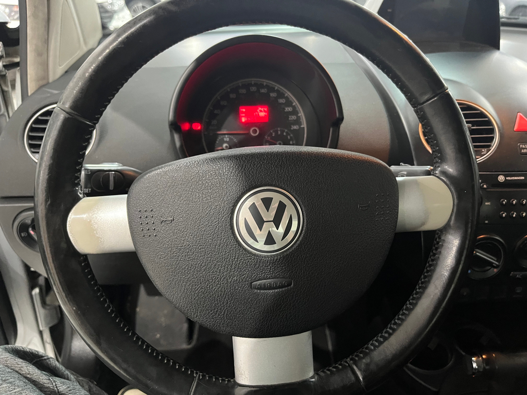 Volkswagen New Beetle Prata