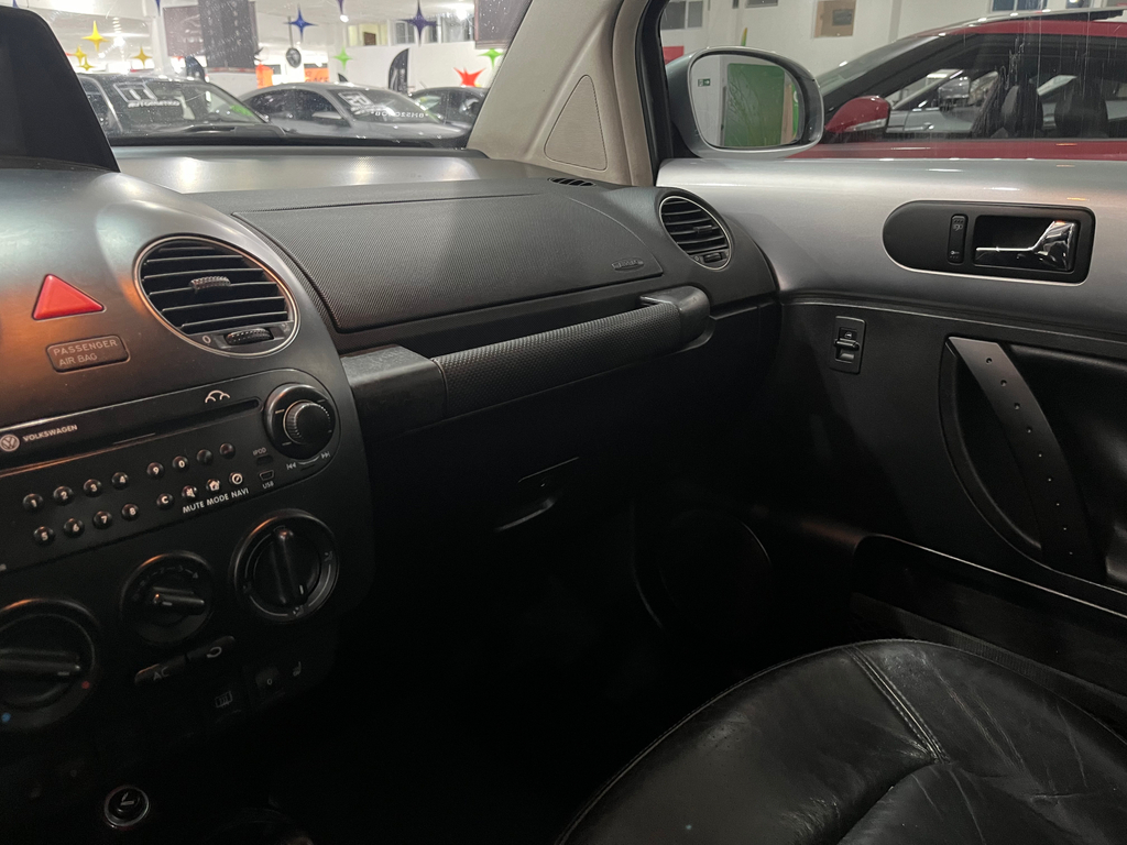 Volkswagen New Beetle Prata