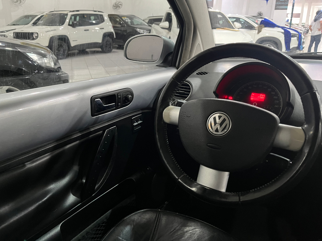 Volkswagen New Beetle Prata