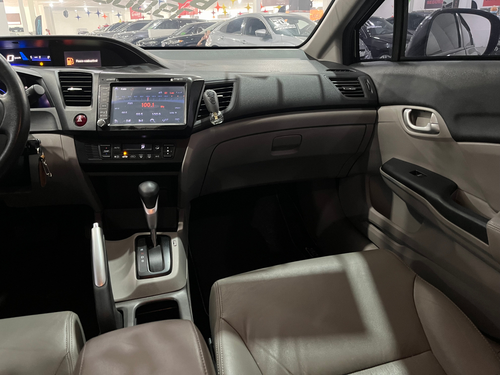 Honda Civic Sedan Preto