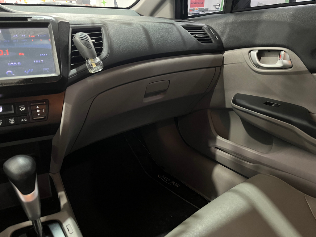 Honda Civic Sedan Preto
