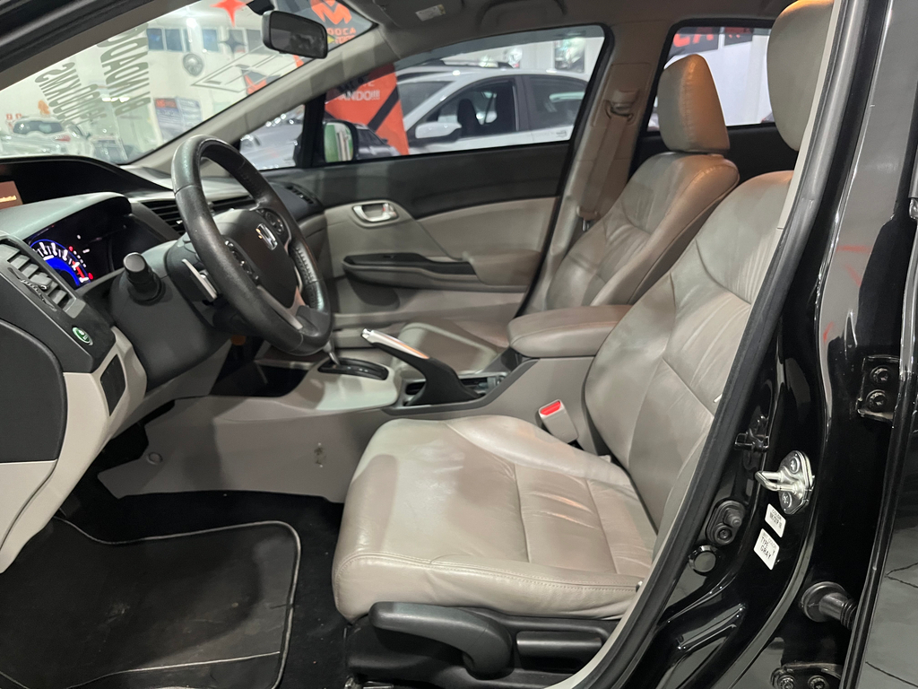 Honda Civic Sedan Preto