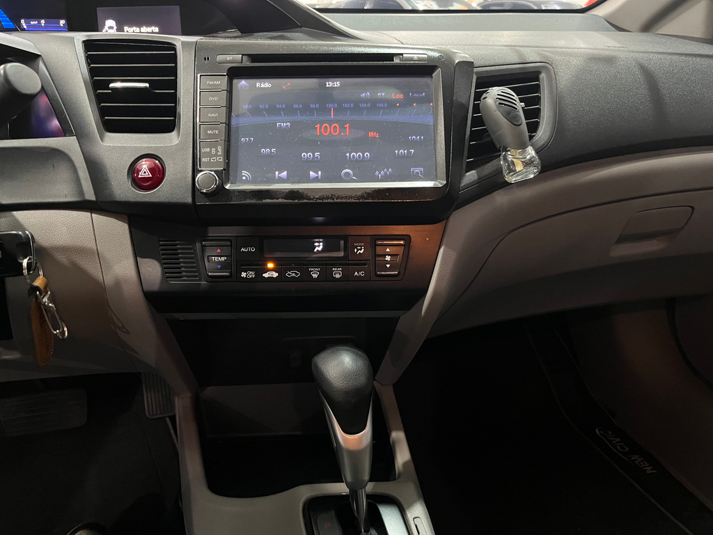 Honda Civic Sedan Preto