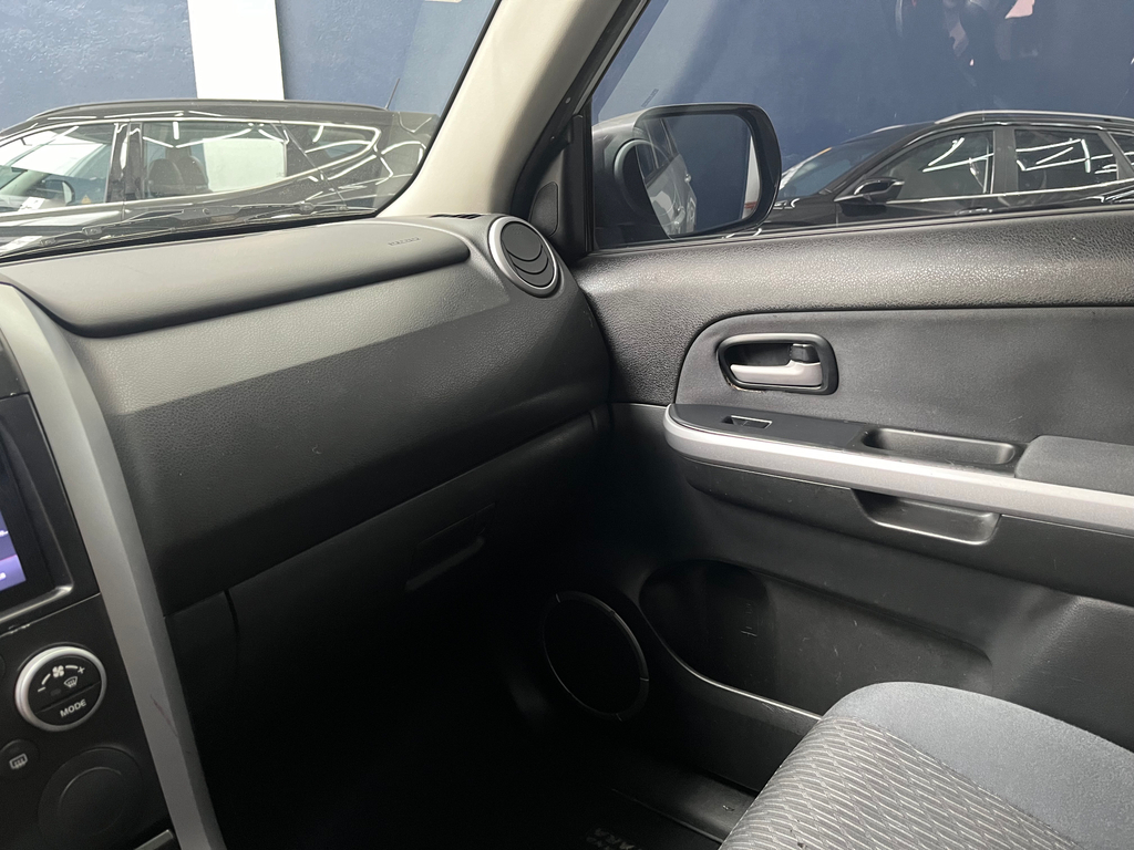 Suzuki Grand Vitara Prata