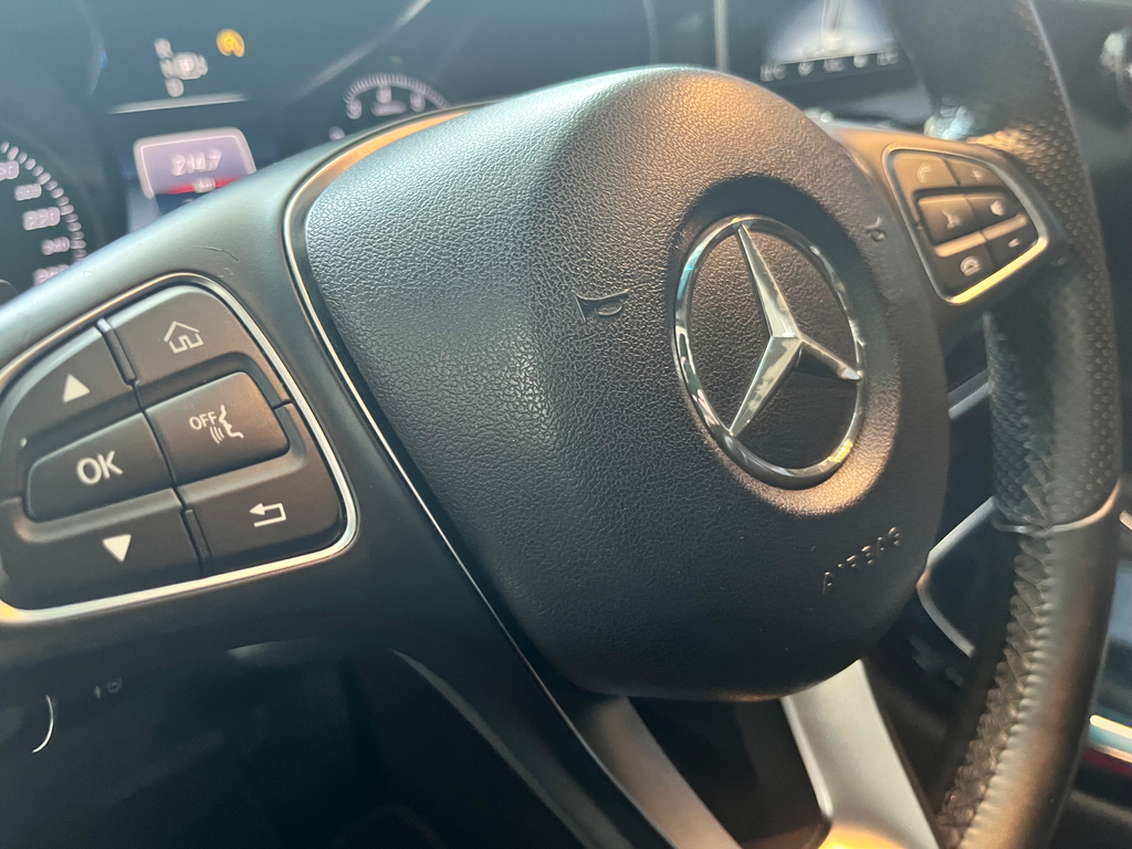 Mercedes Benz C-200 Cinza