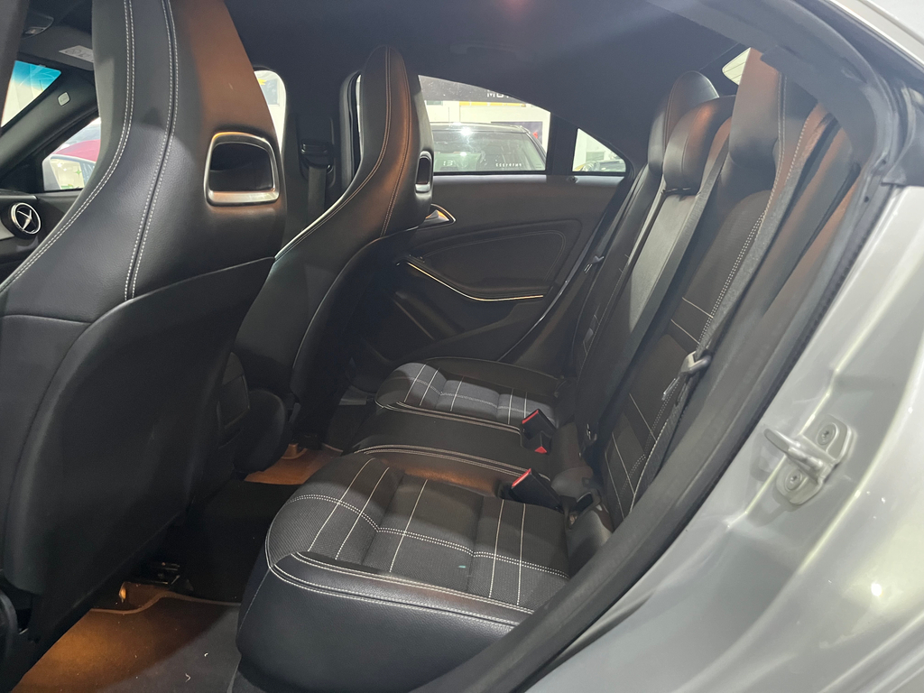 Mercedes Benz CLA-200 Prata