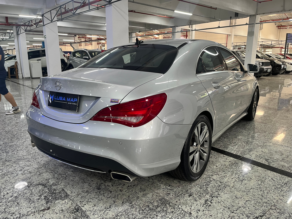 Mercedes Benz CLA-200 Prata