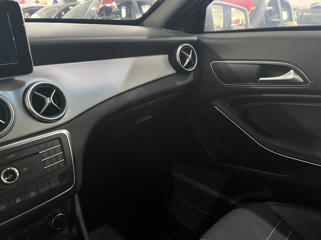 Mercedes Benz CLA-200 Prata
