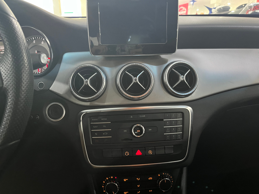 Mercedes Benz CLA-200 Prata