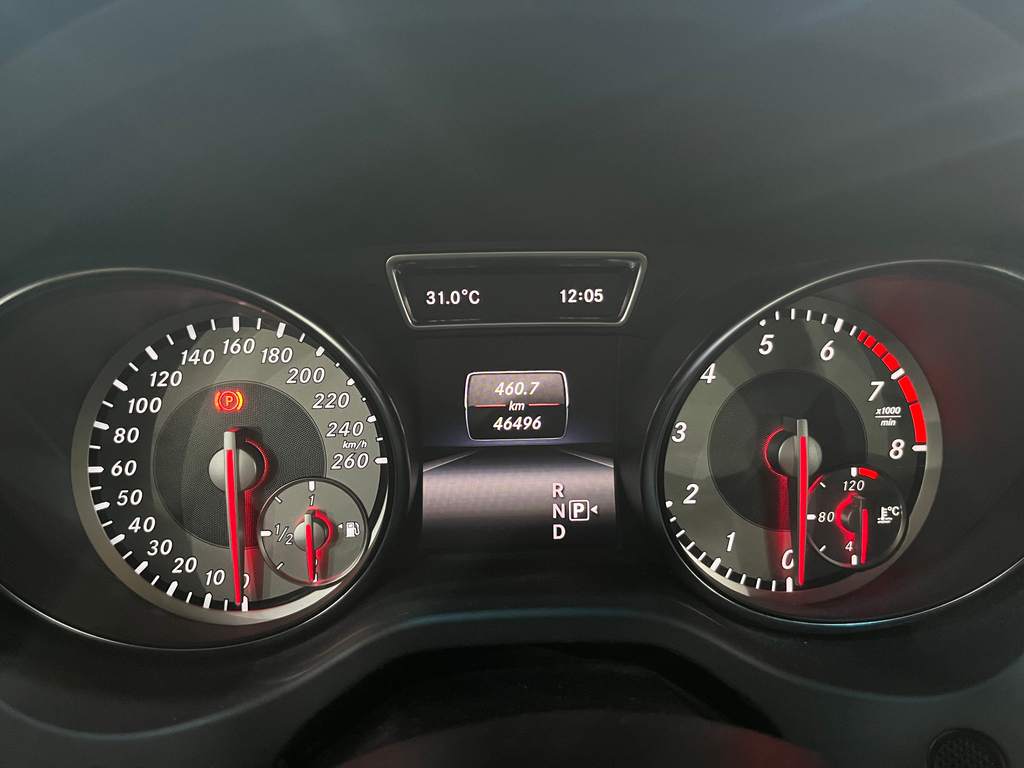 Mercedes Benz CLA-200 Prata