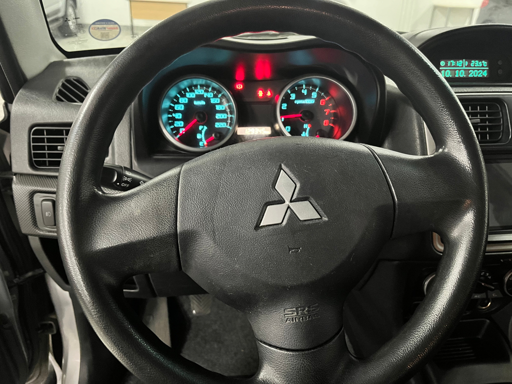 Mitsubishi Pajero TR4 Prata