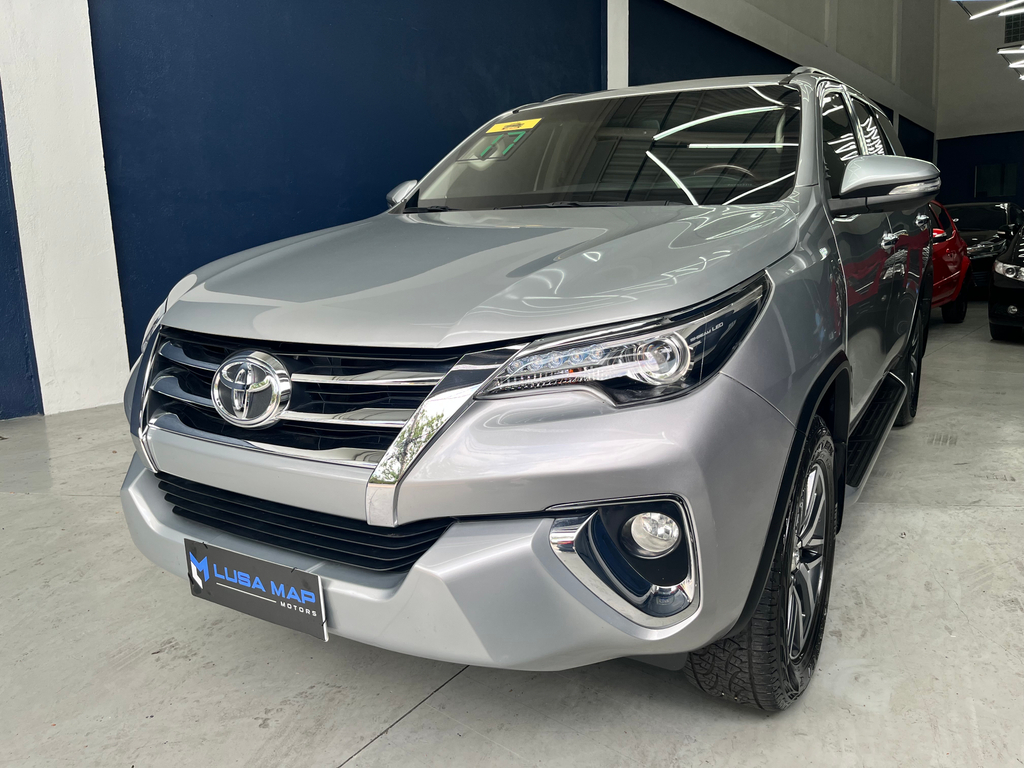 Toyota SW4 Prata