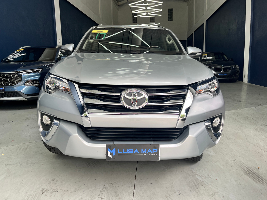 Toyota SW4 Prata