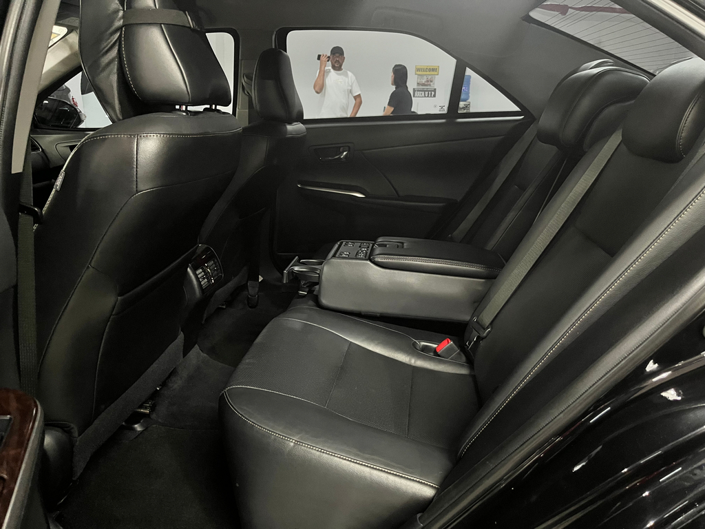 Toyota Camry  Preto