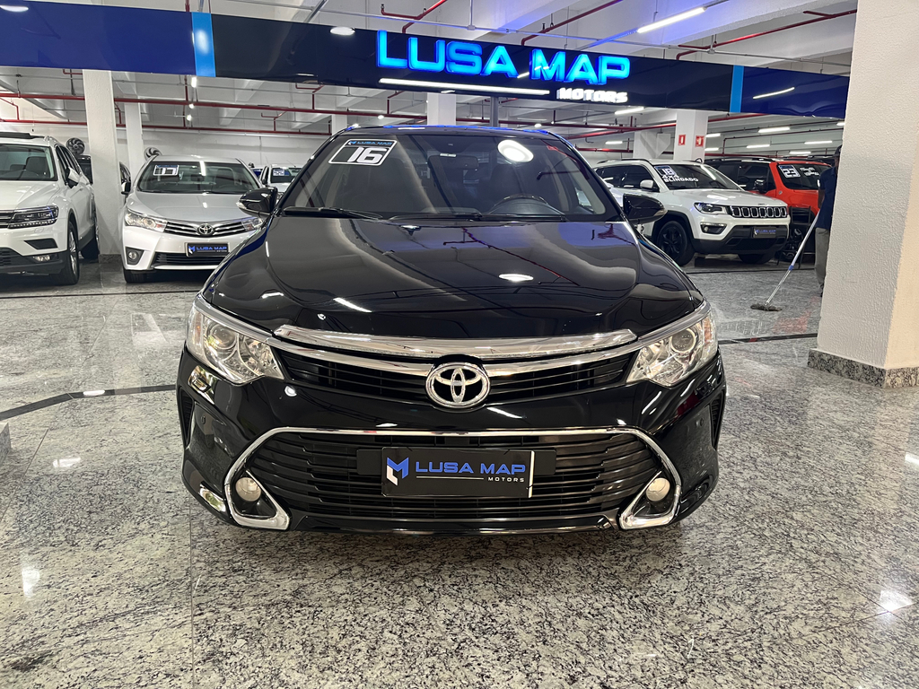 Toyota Camry  Preto