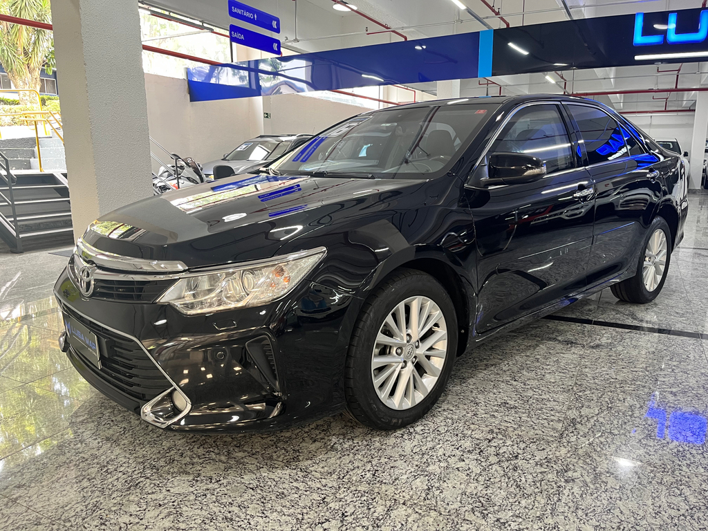 Toyota Camry  Preto