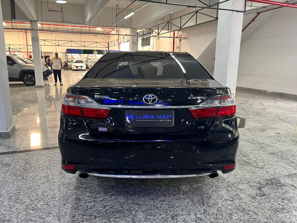 Toyota Camry  Preto