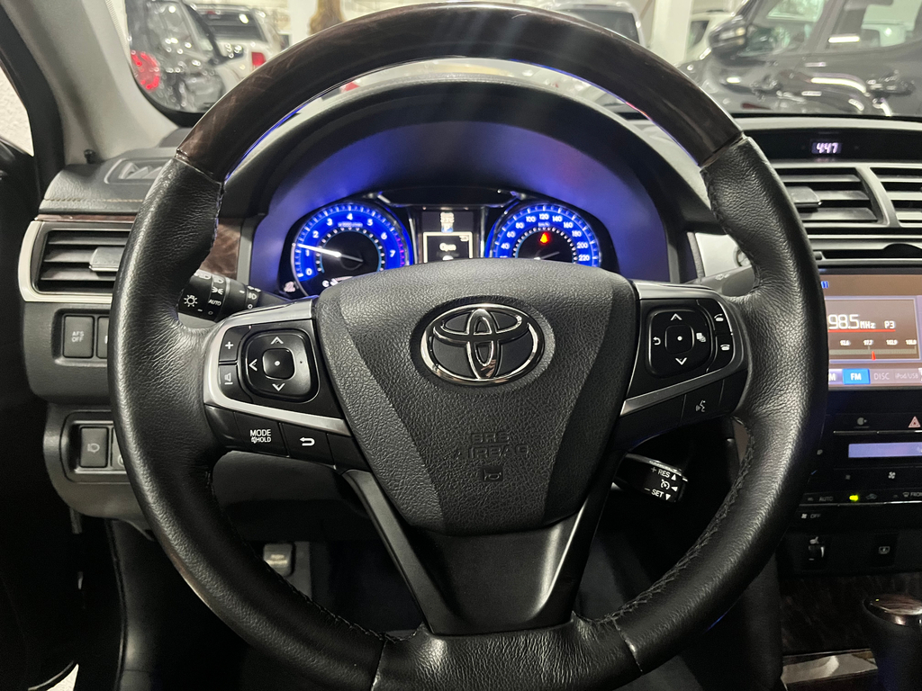 Toyota Camry  Preto