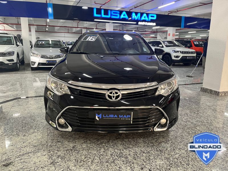 Toyota Camry  Preto