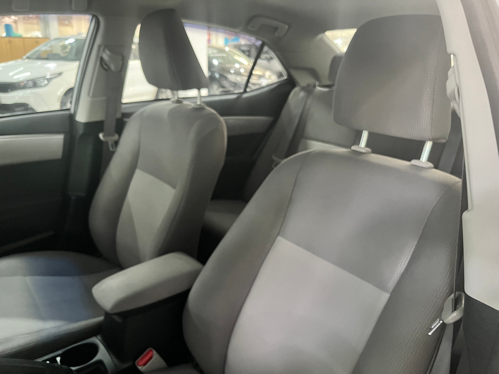 Toyota Corolla Prata