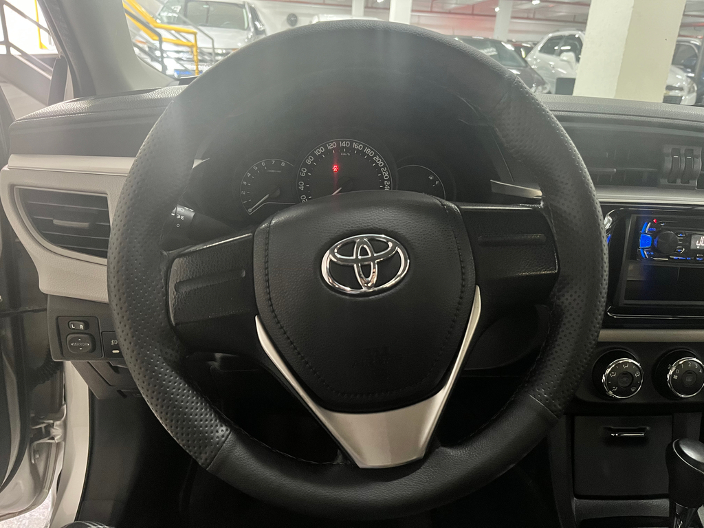 Toyota Corolla Prata