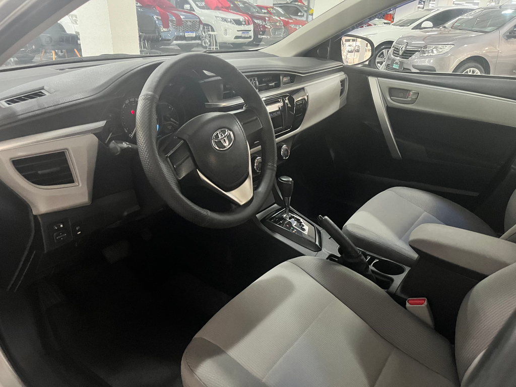 Toyota Corolla Prata