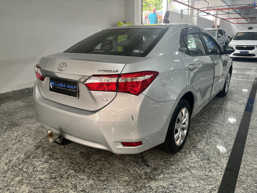 Toyota Corolla Prata