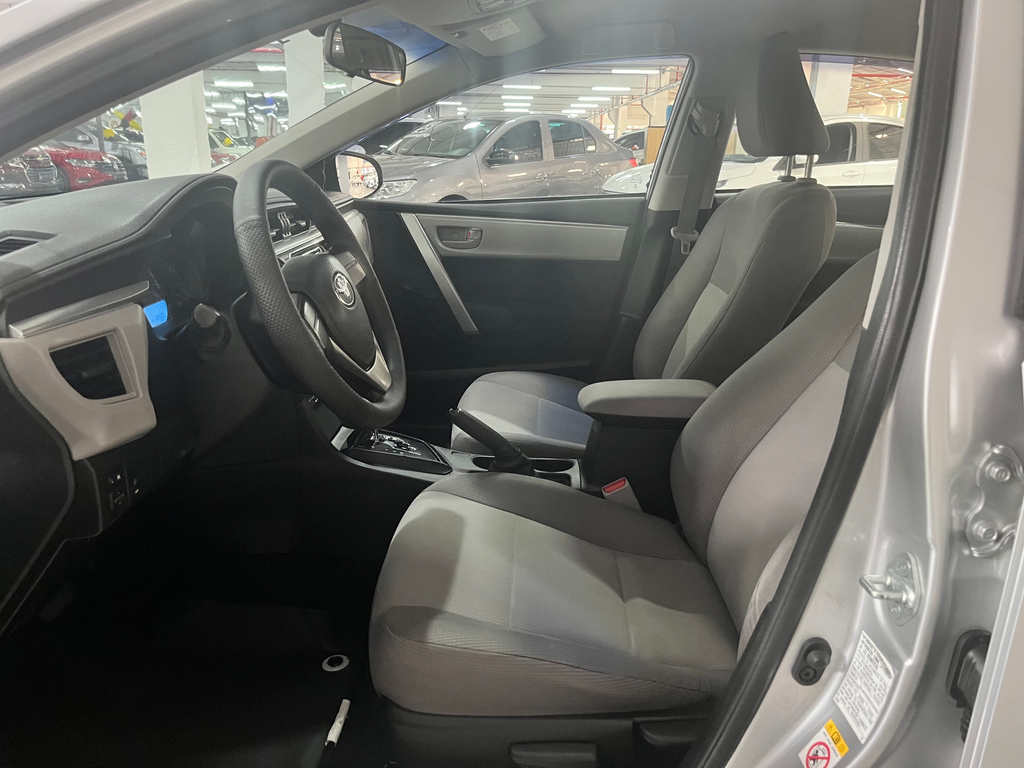 Toyota Corolla Prata