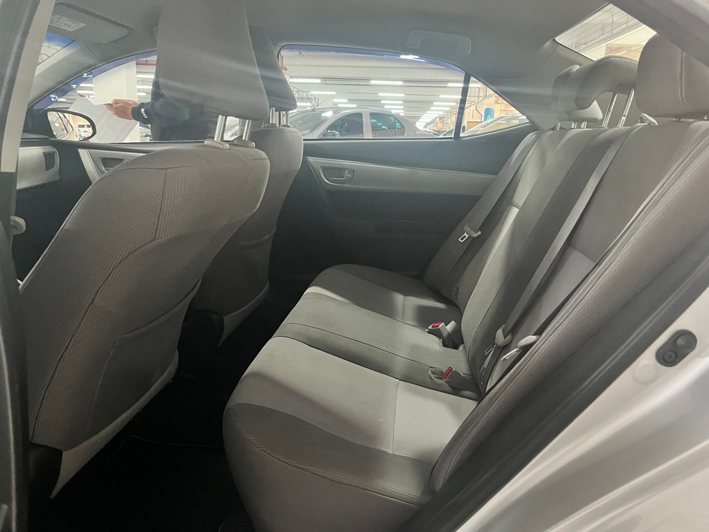 Toyota Corolla Prata