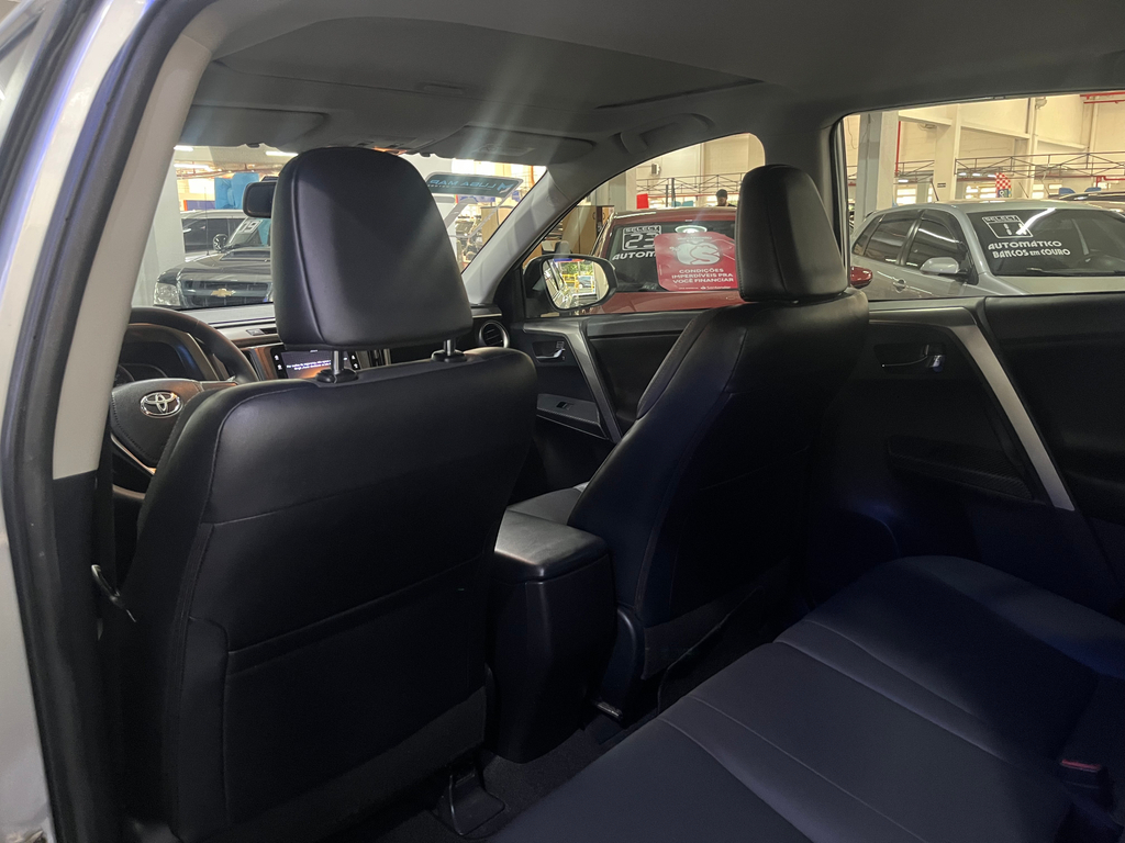 Toyota RAV4 Prata