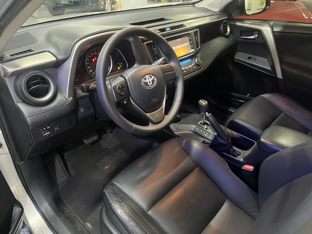 Toyota RAV4 Prata
