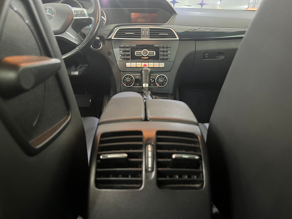 Mercedes Benz C-180 Azul