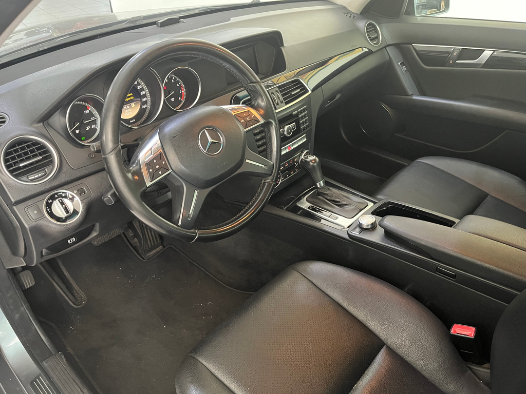 Mercedes Benz C-180 Azul