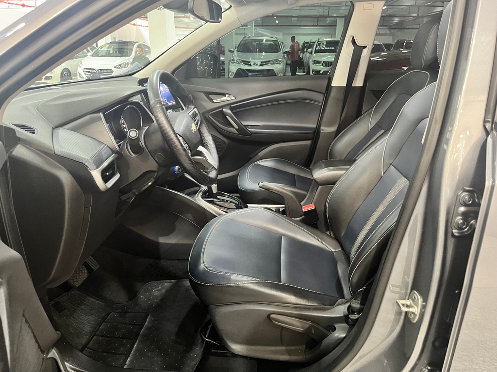 Chevrolet Tracker Cinza