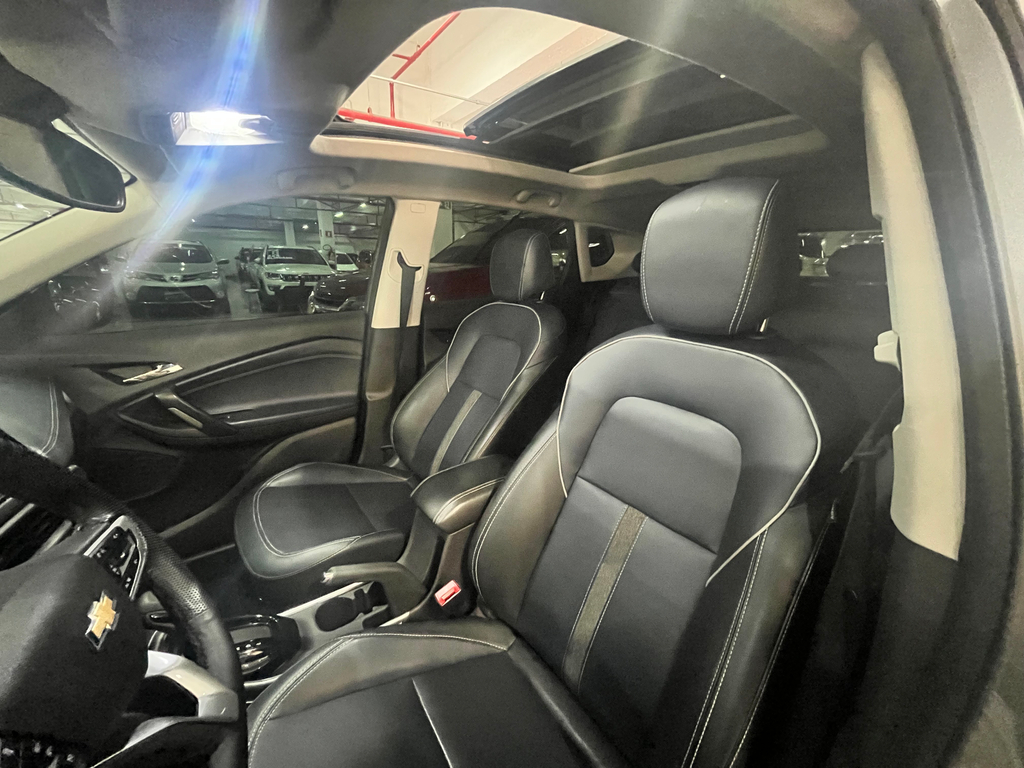 Chevrolet Tracker Cinza
