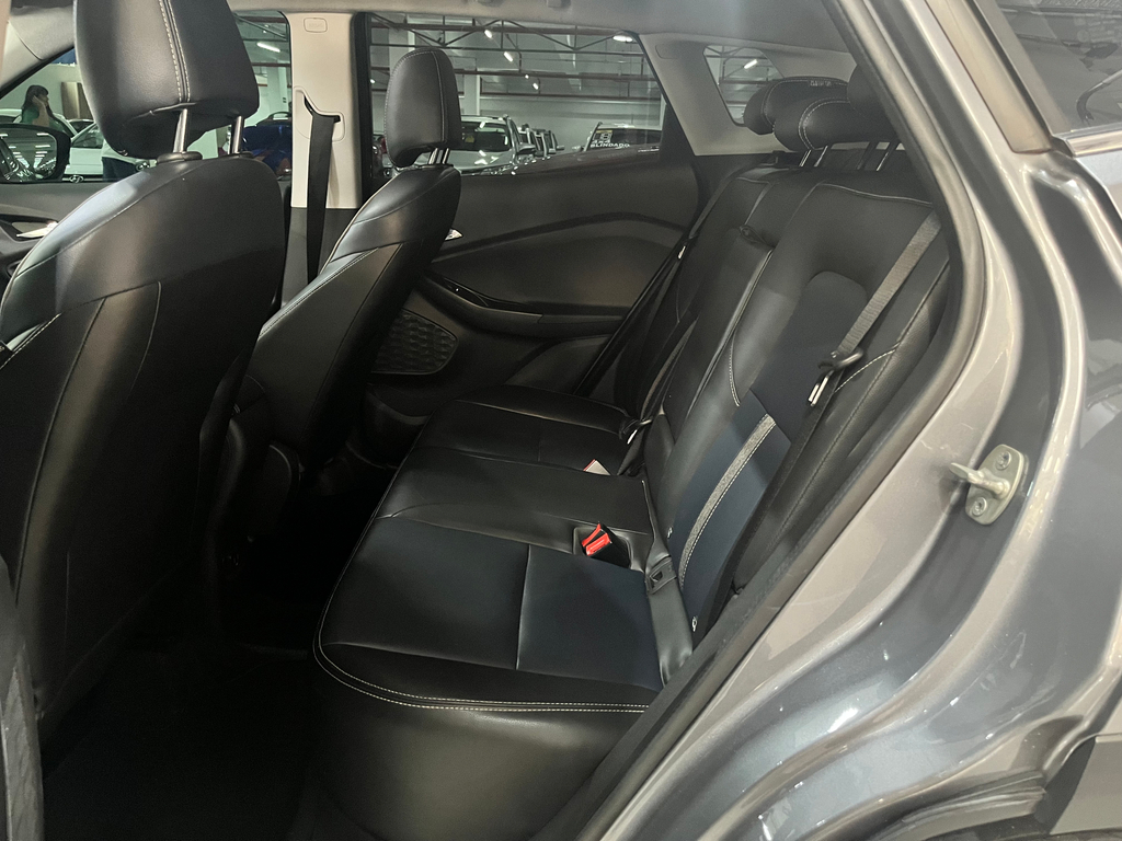 Chevrolet Tracker Cinza