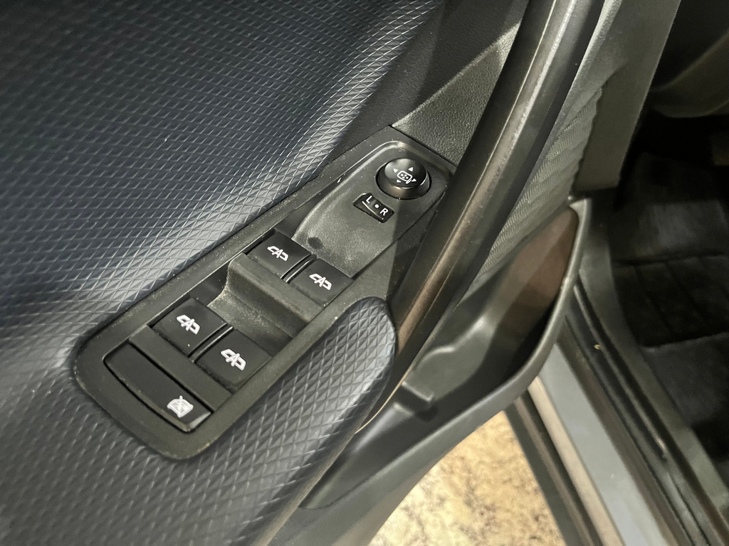 Chevrolet Tracker Cinza
