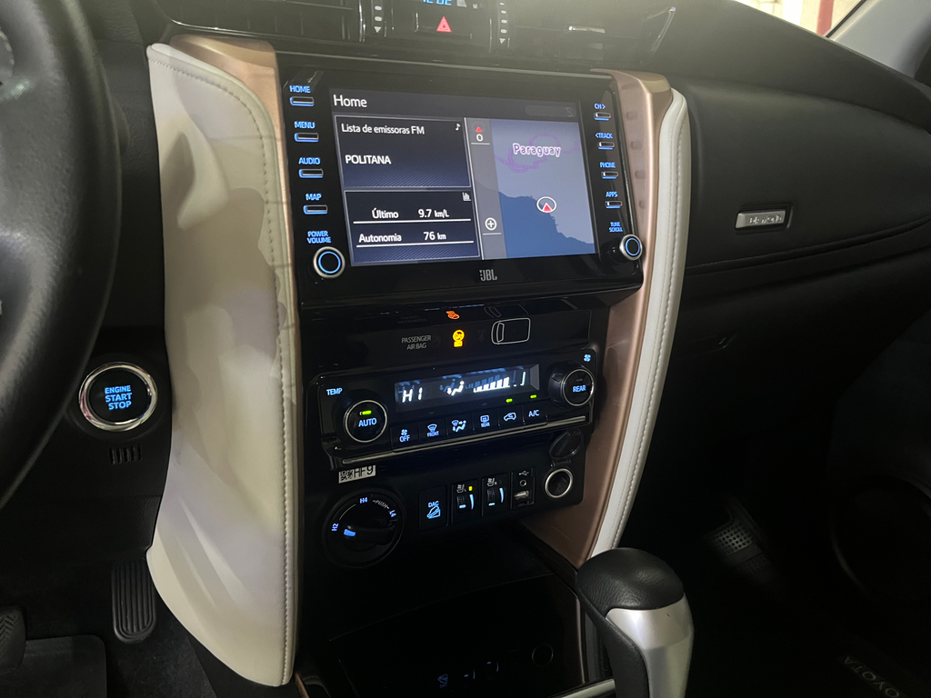 Toyota Hilux SW4 Branco