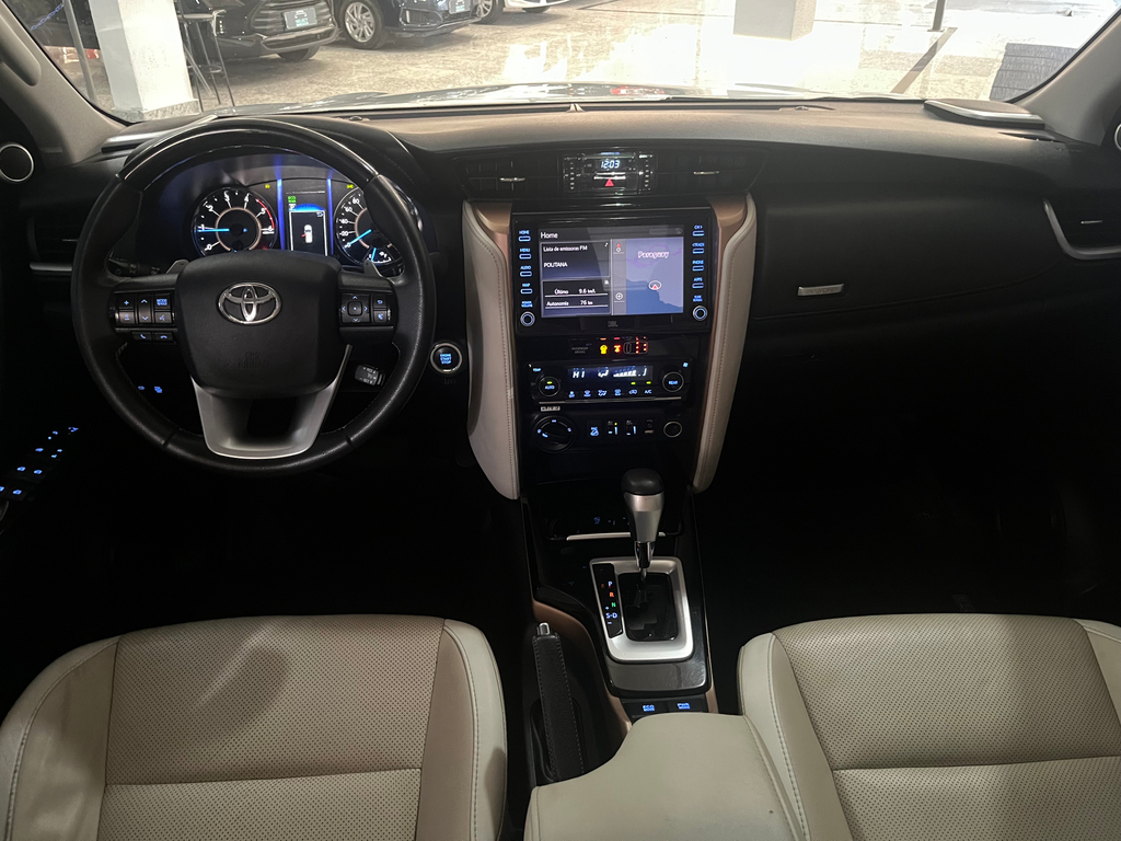 Toyota Hilux SW4 Branco