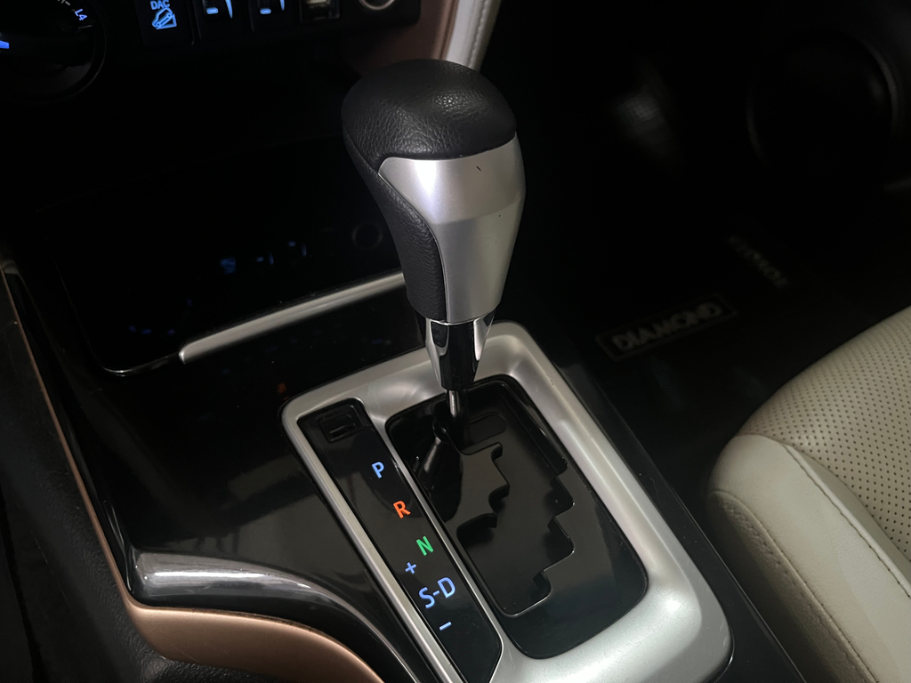 Toyota Hilux SW4 Branco