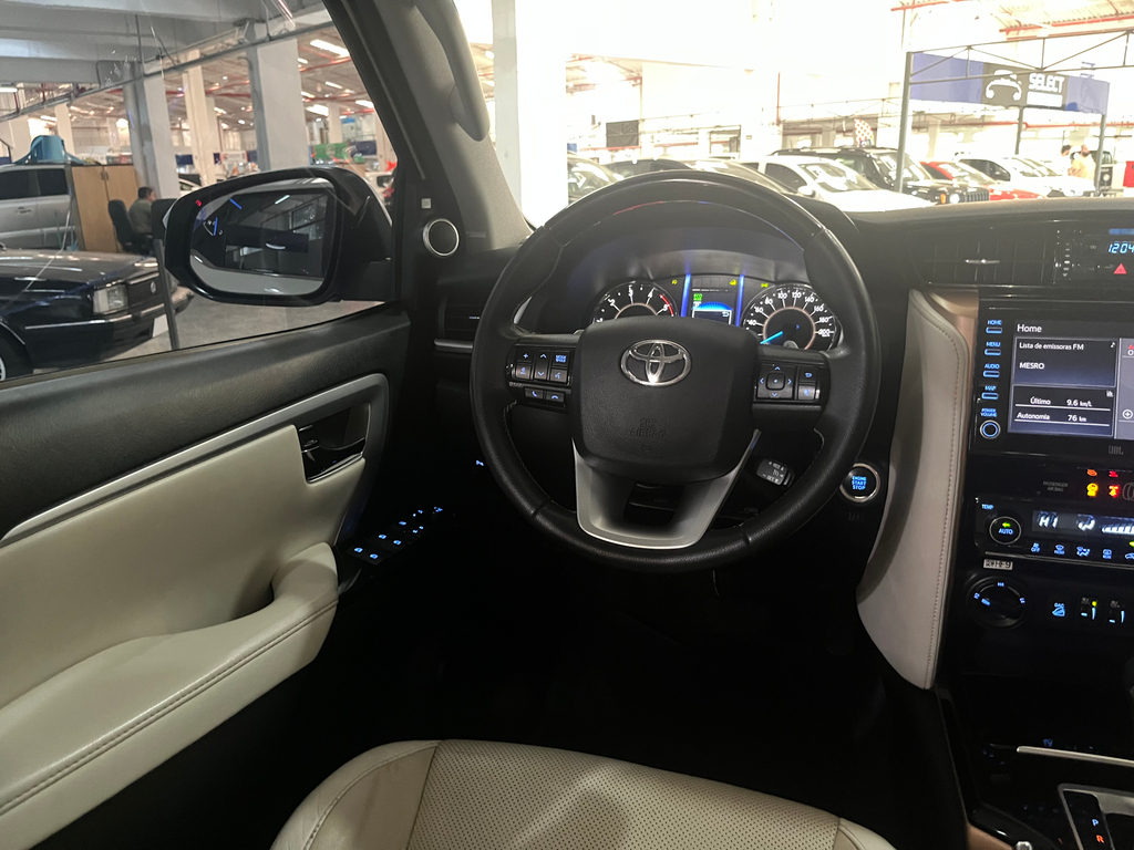 Toyota Hilux SW4 Branco