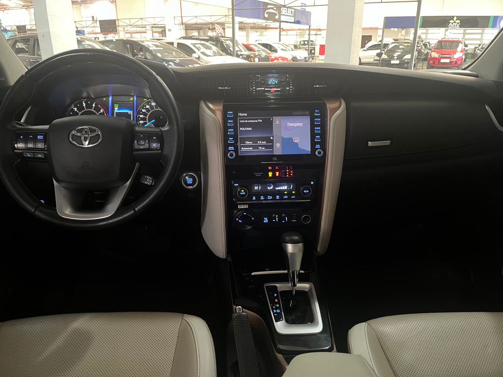 Toyota Hilux SW4 Branco