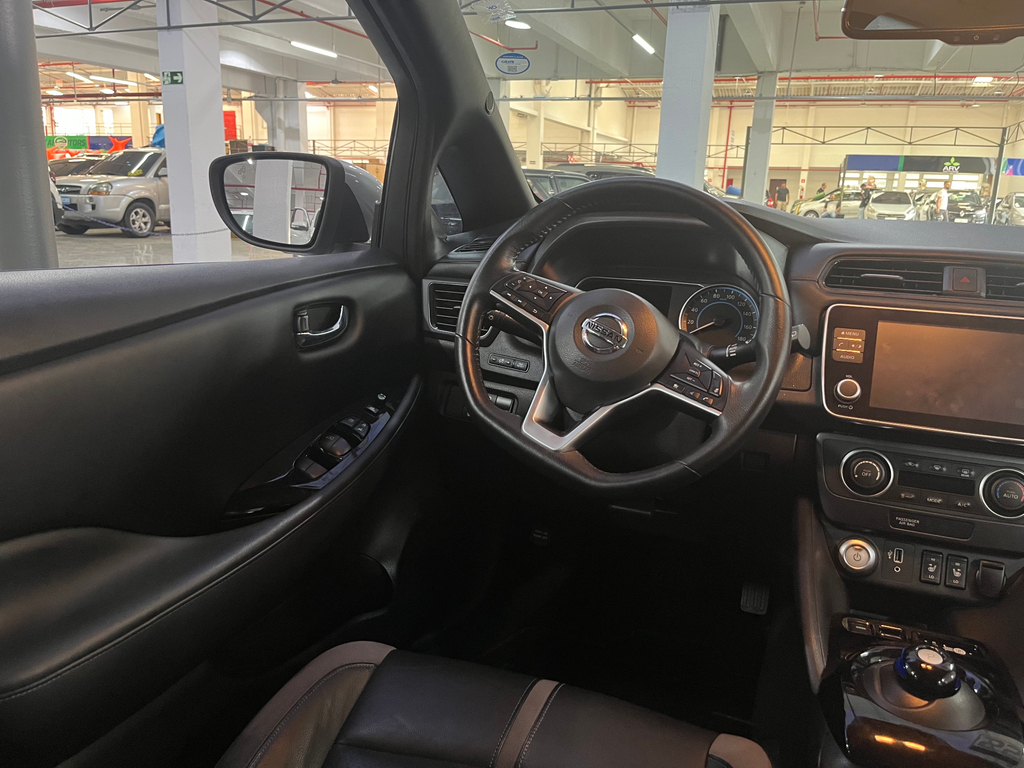 Nissan Leaf Prata