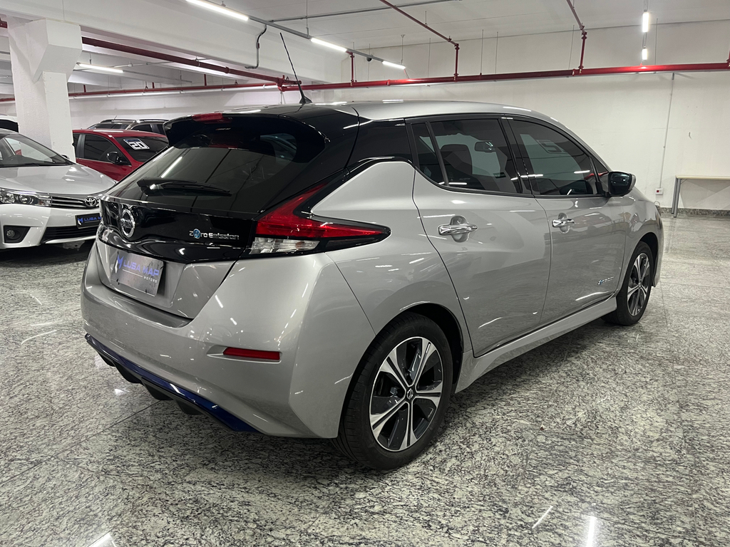 Nissan Leaf Prata