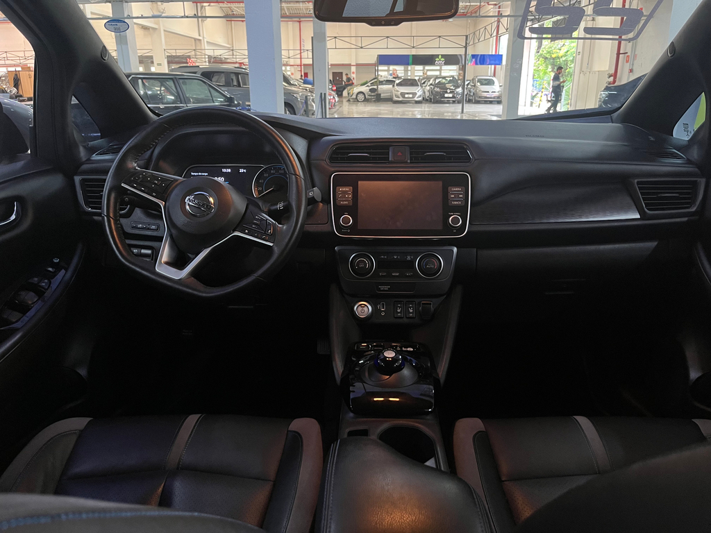 Nissan Leaf Prata