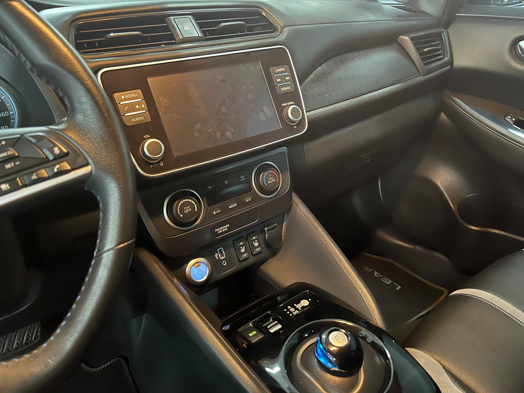 Nissan Leaf Prata