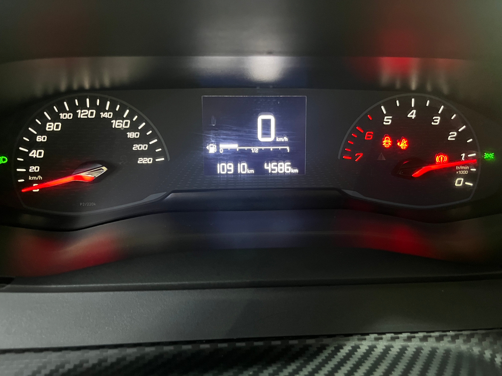 Peugeot 208 Prata