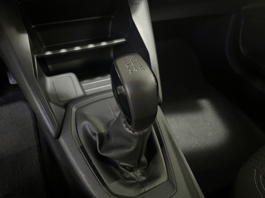 Peugeot 208 Prata