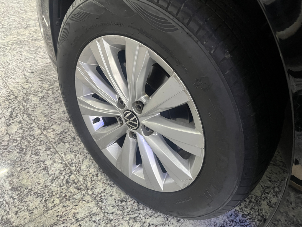 Volkswagen Virtus Preto